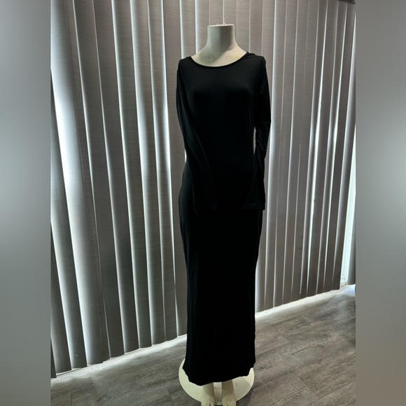 BUNDLE 2 ITEMS FOR $8✨

🌸AMTIOUS long sleeve maxi dress ✨ - Picture 4 of 8